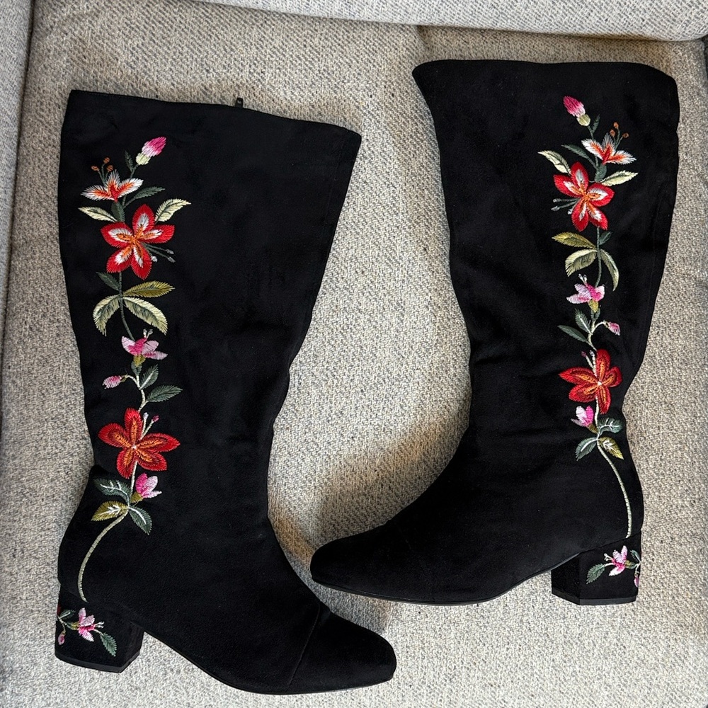 Comfortview Floral Embroidered Suede Boots in Extra Wide - Picture 3 of 11